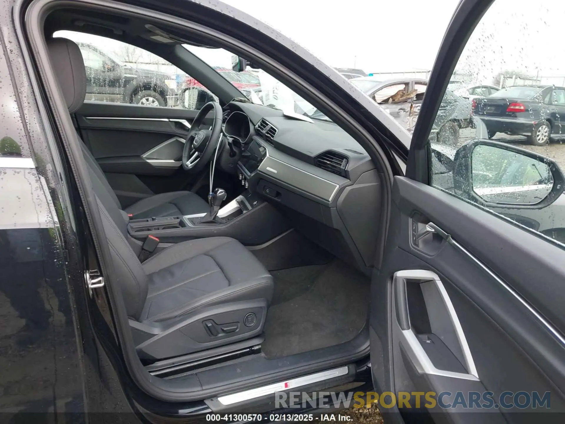 5 fotografías del automóvil dañado WA1DECF37R1116240 AUDI Q3 2024
