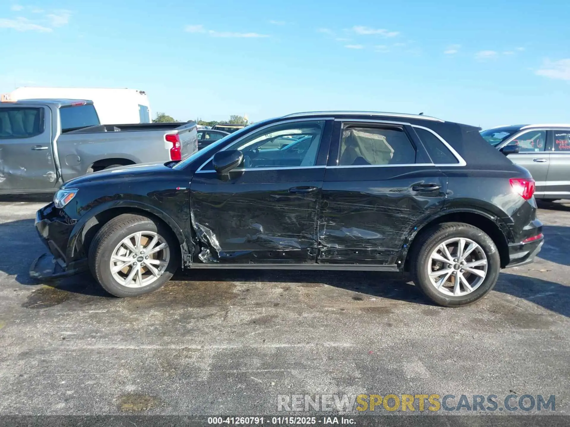 14 fotografías del automóvil dañado WA1DECF37R1121714 AUDI Q3 2024