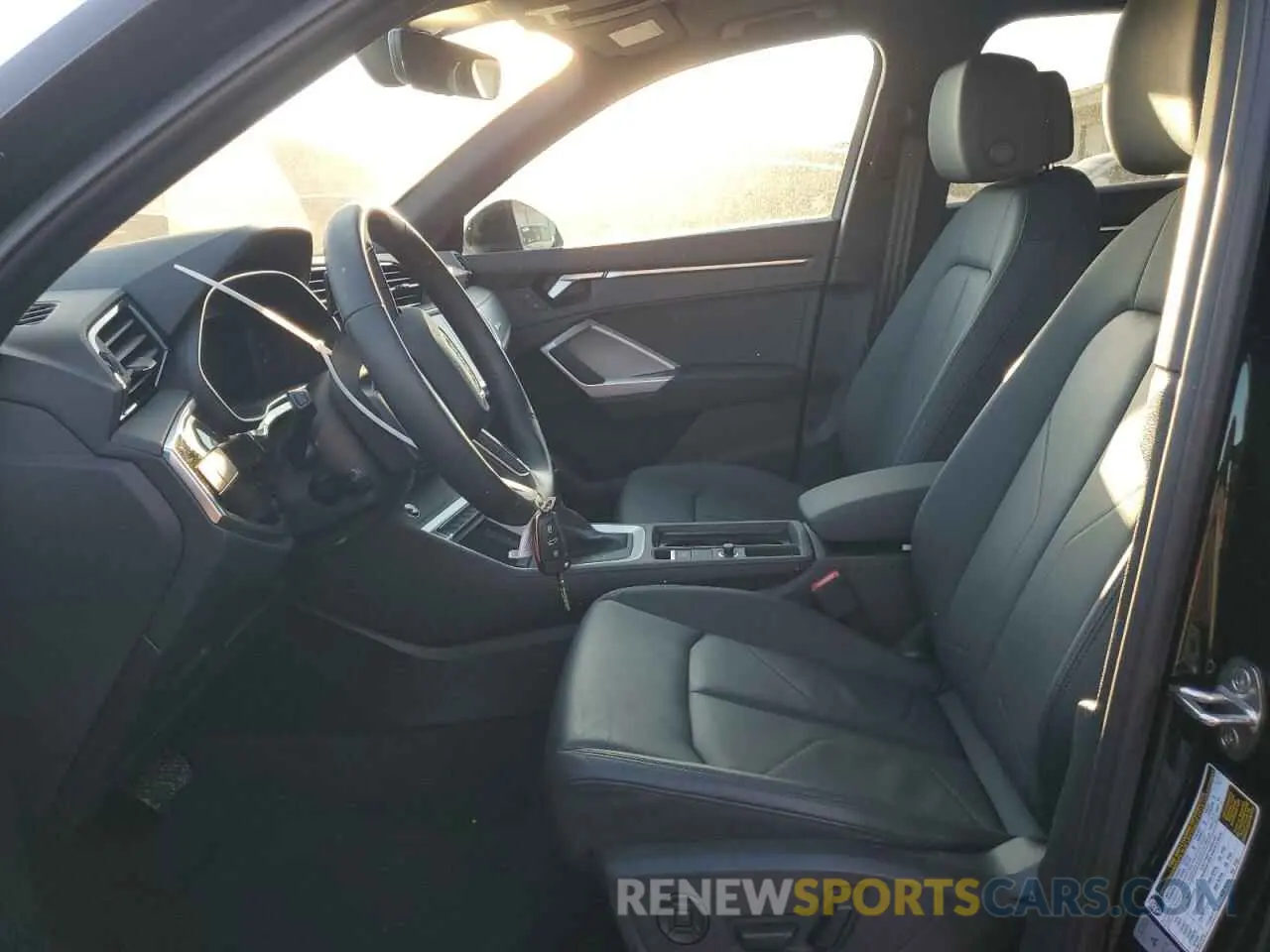 7 fotografías del automóvil dañado WA1DECF38R1122726 AUDI Q3 2024