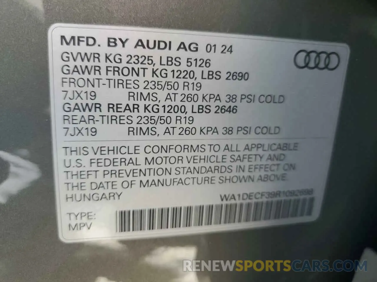 13 fotografías del automóvil dañado WA1DECF39R1092698 AUDI Q3 2024