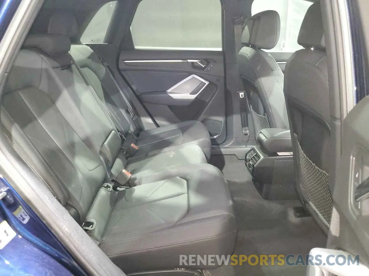 11 fotografías del automóvil dañado WA1DECF3XR1055594 AUDI Q3 2024