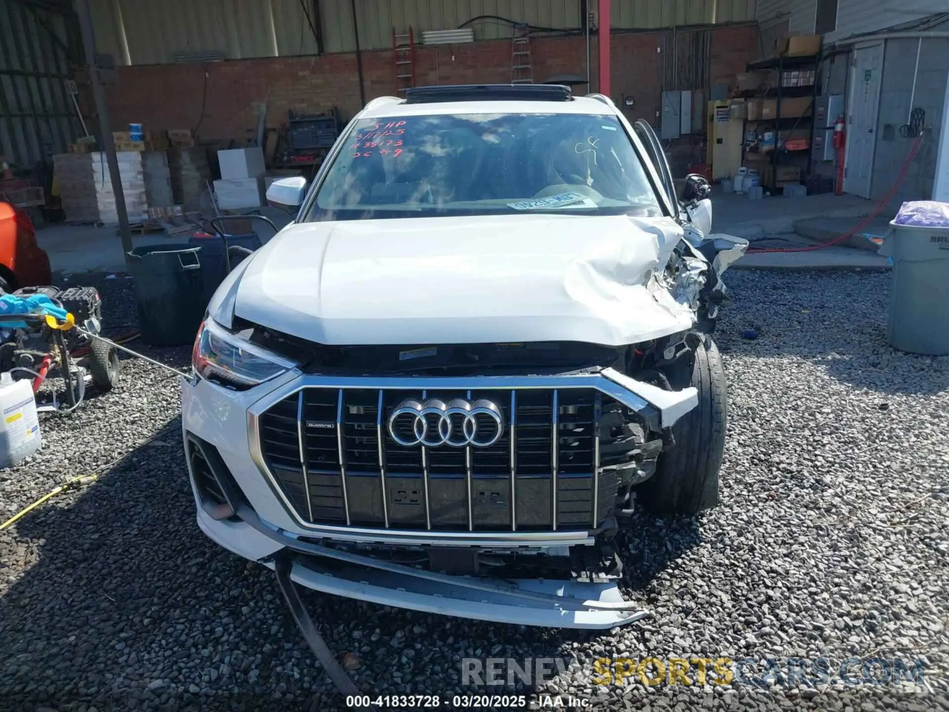 13 fotografías del automóvil dañado WA1DECF3XR1108195 AUDI Q3 2024