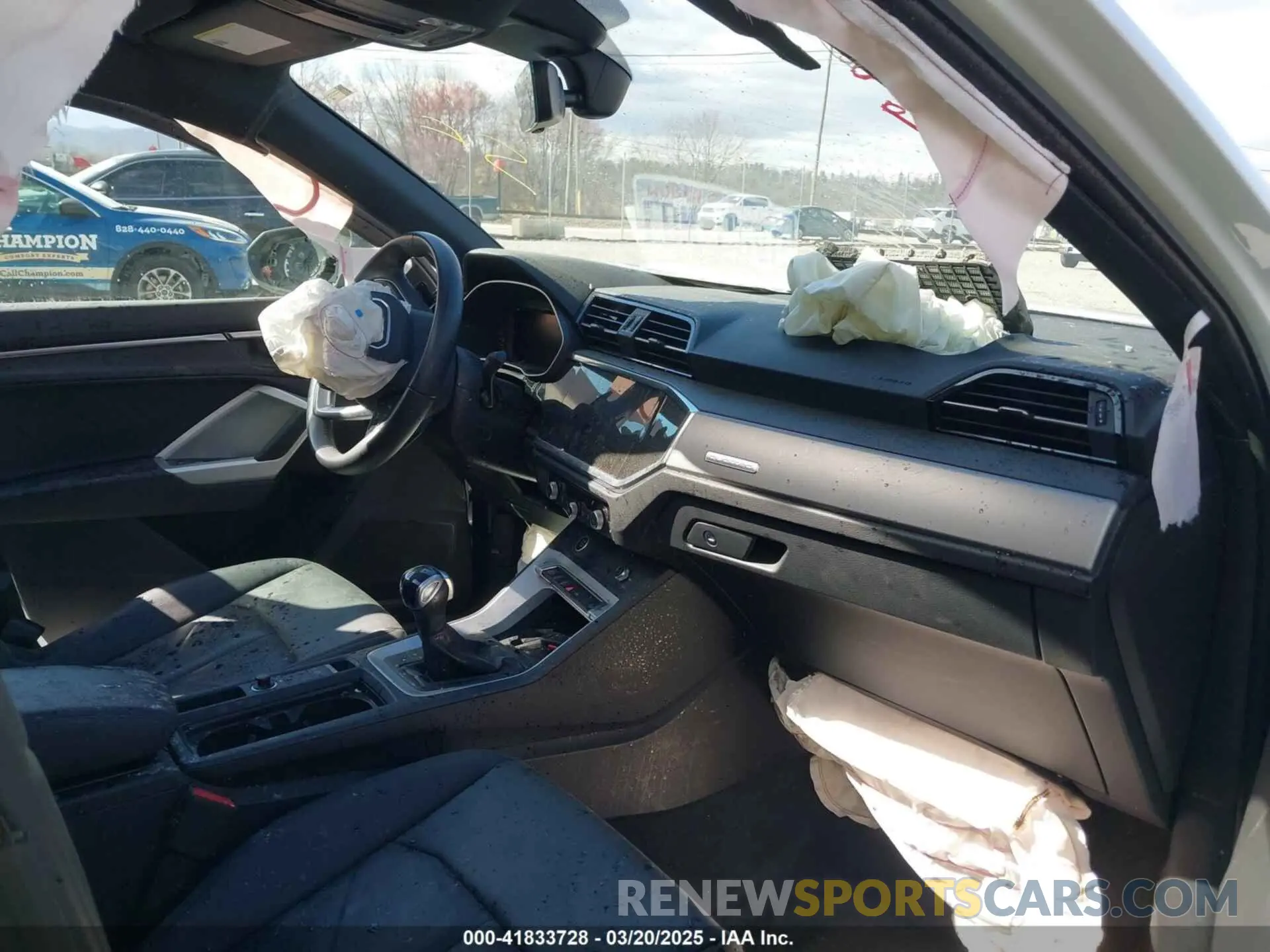 5 fotografías del automóvil dañado WA1DECF3XR1108195 AUDI Q3 2024
