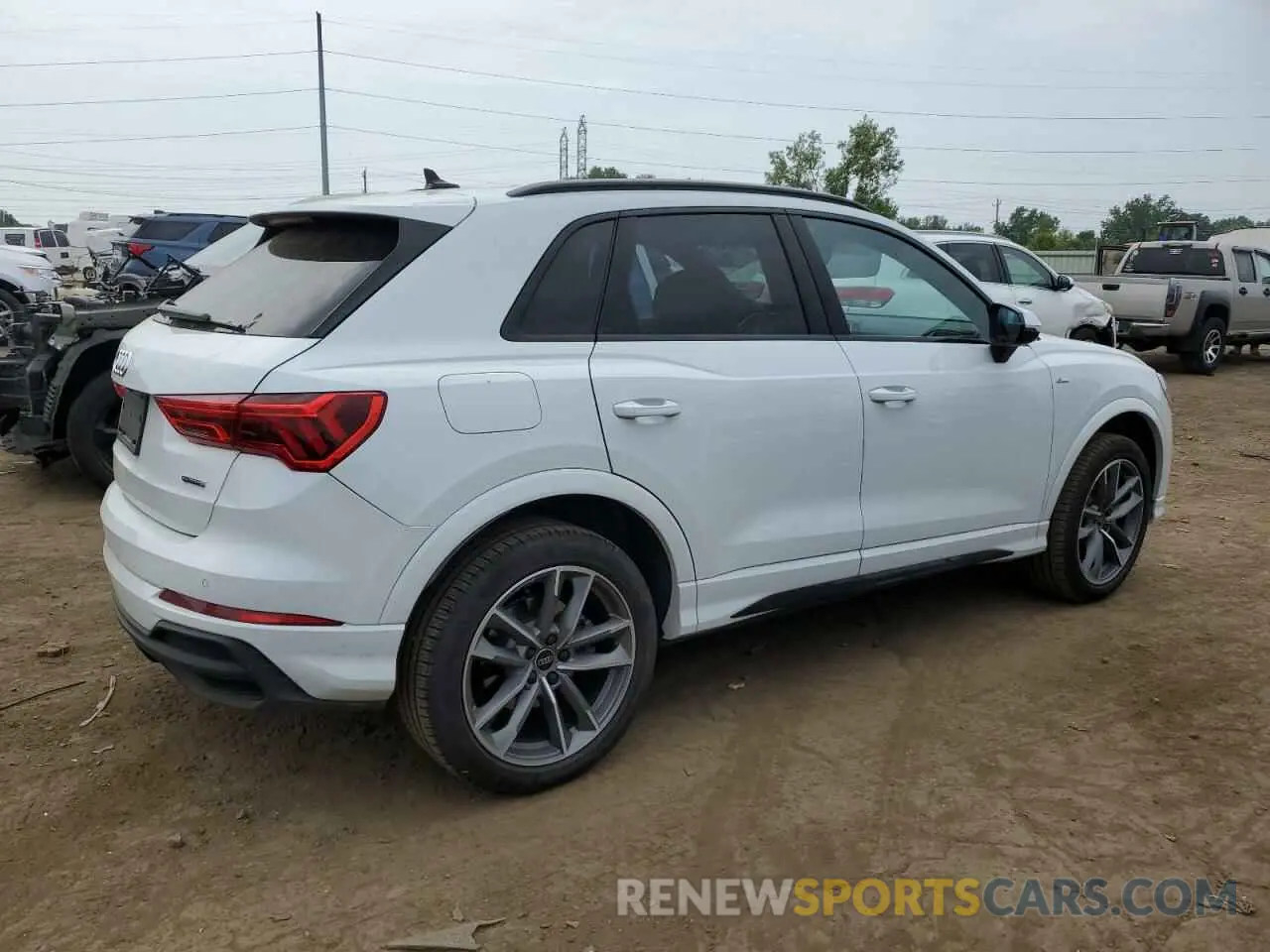 3 fotografías del automóvil dañado WA1DECF3XR1189778 AUDI Q3 2024