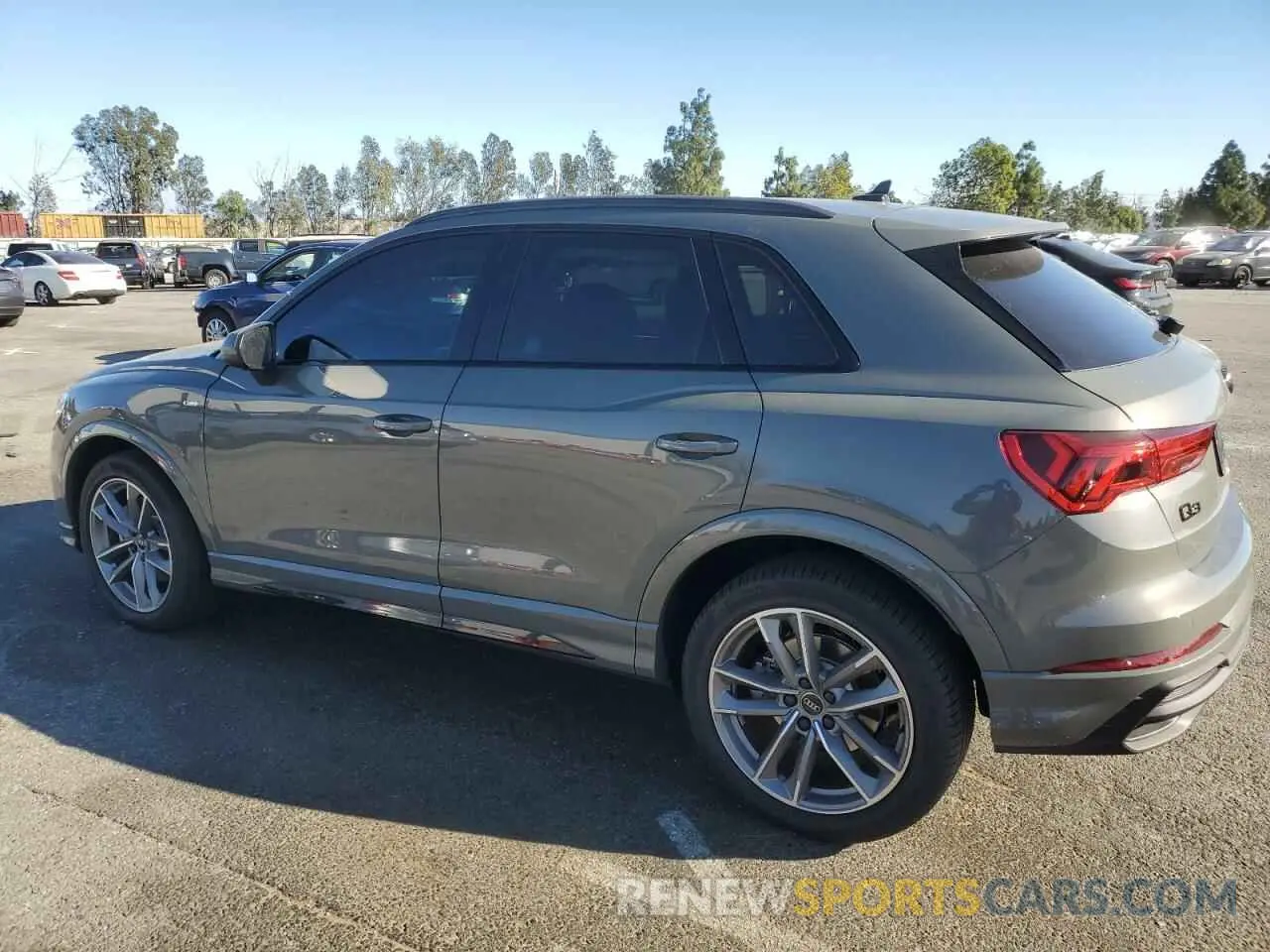 2 fotografías del automóvil dañado WA1DECF3XR1193622 AUDI Q3 2024