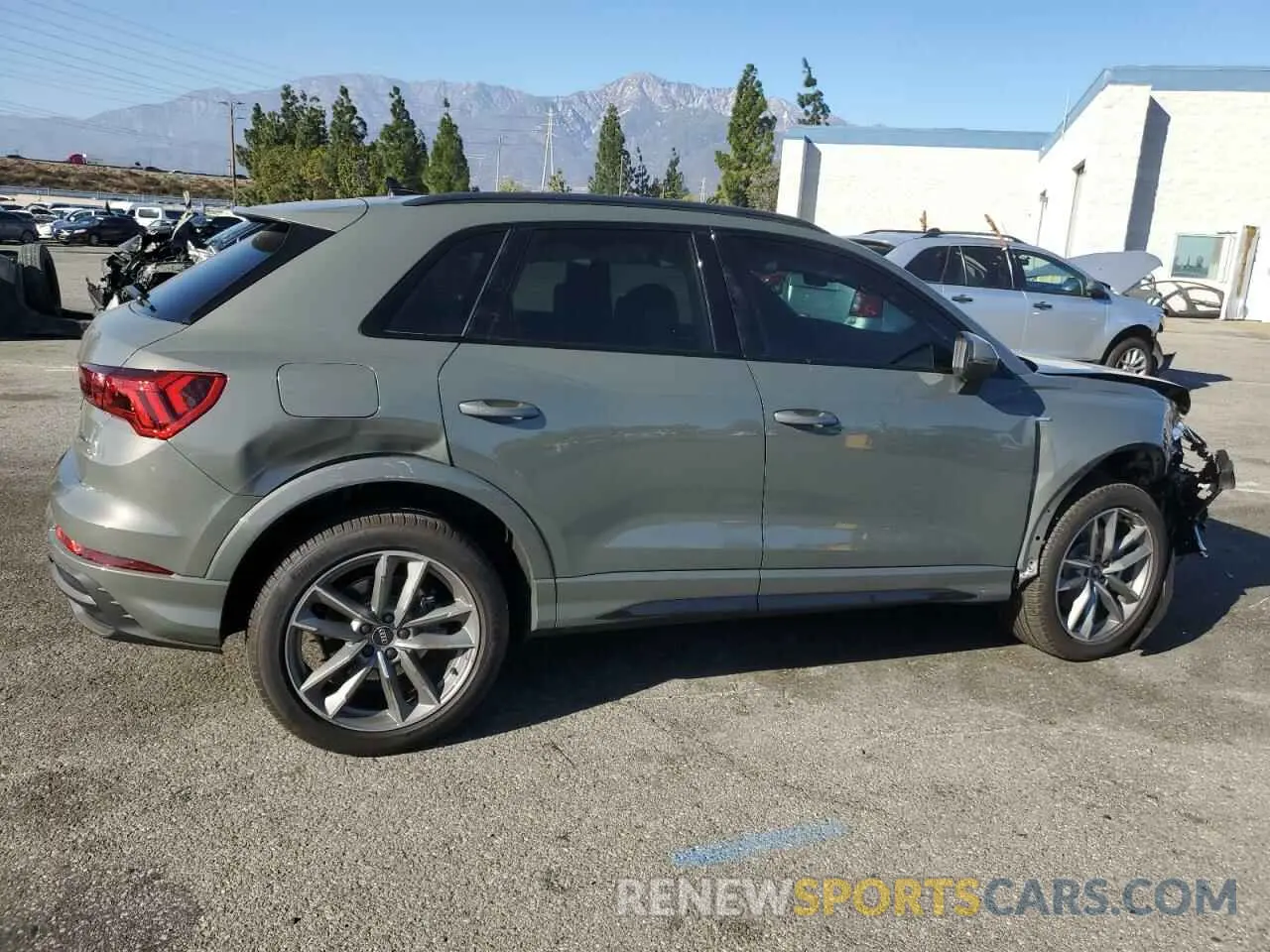 3 fotografías del automóvil dañado WA1DECF3XR1193622 AUDI Q3 2024