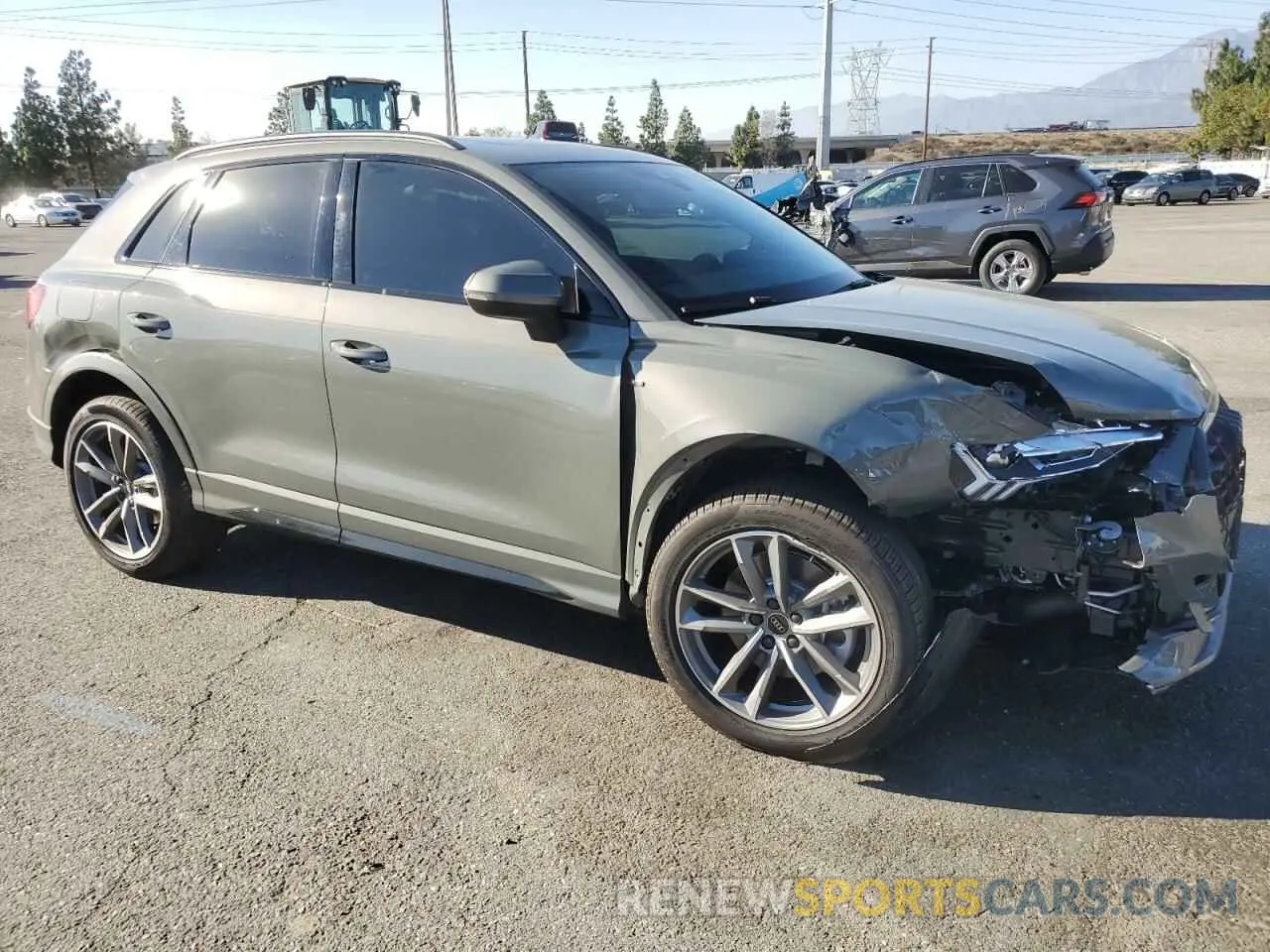 4 fotografías del automóvil dañado WA1DECF3XR1193622 AUDI Q3 2024