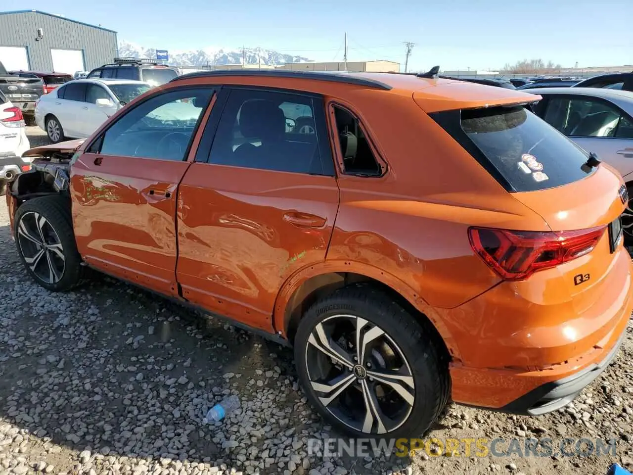 2 fotografías del automóvil dañado WA1EECF30R1041689 AUDI Q3 2024