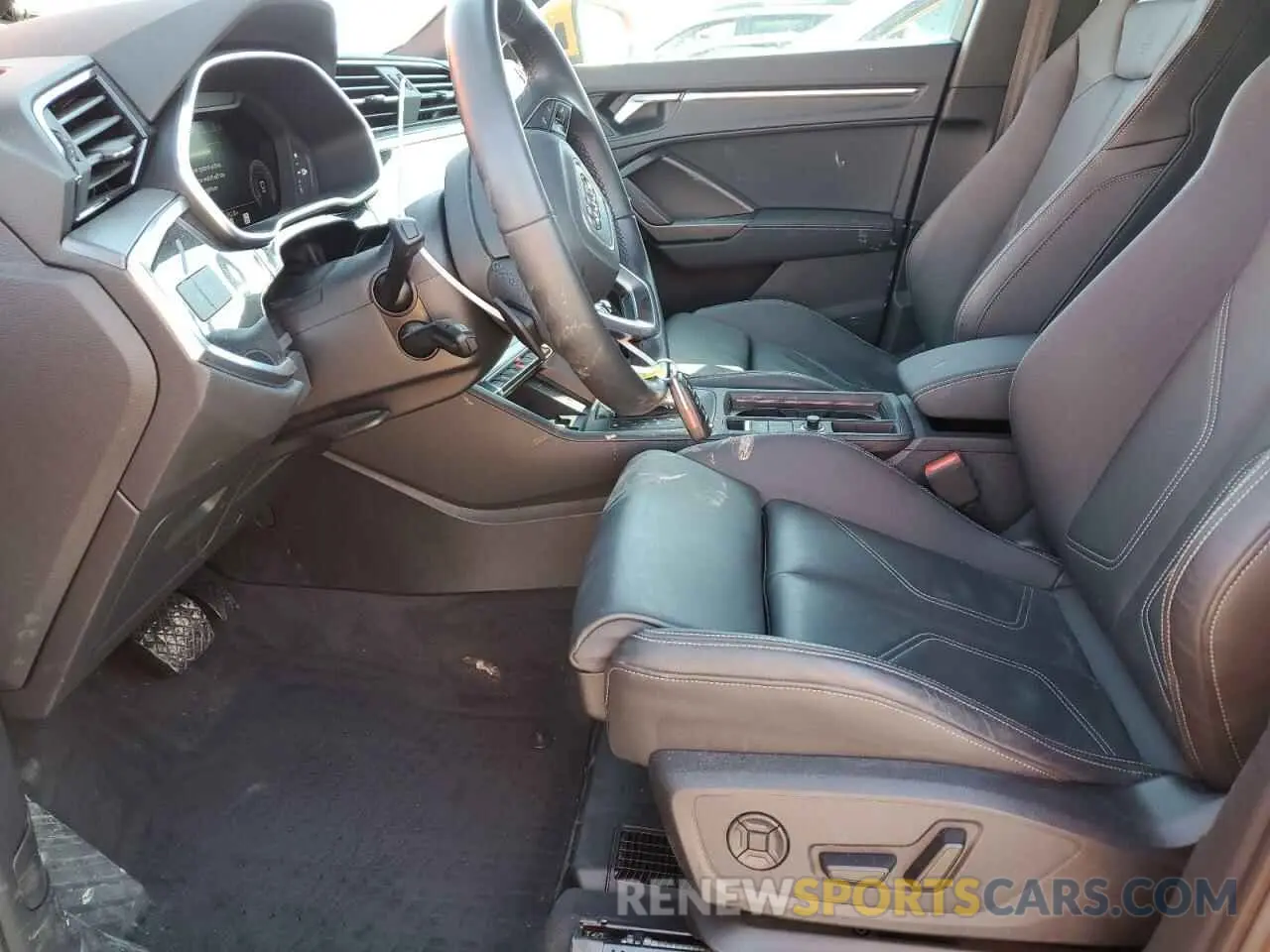 7 fotografías del automóvil dañado WA1EECF30R1041689 AUDI Q3 2024