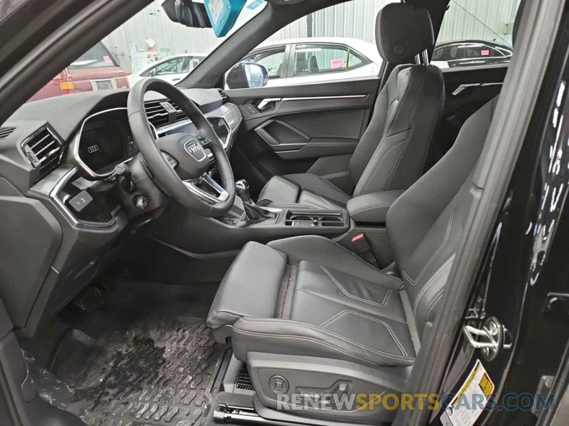 24 fotografías del automóvil dañado WA1EECF30R1109876 AUDI Q3 2024
