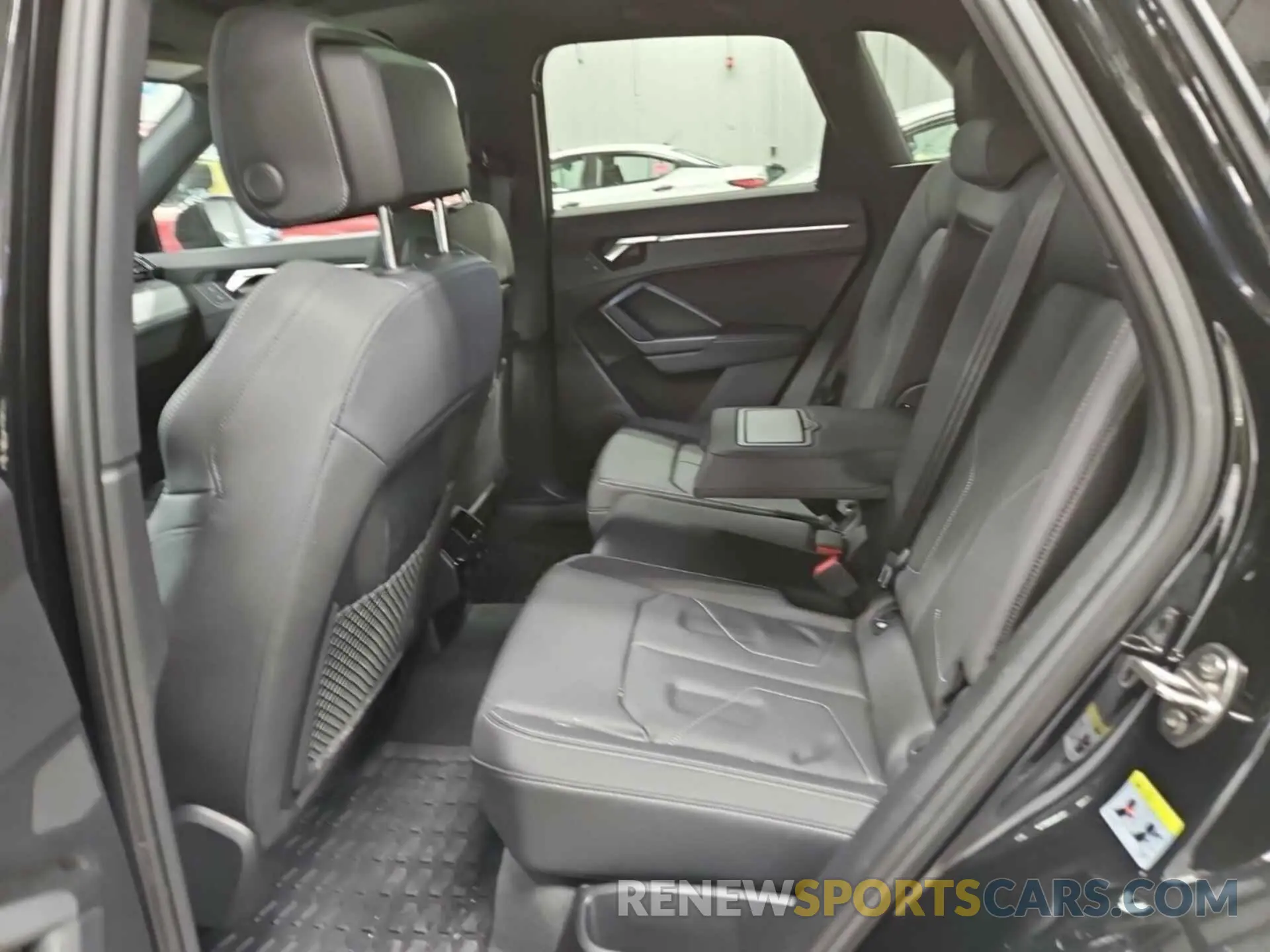 5 fotografías del automóvil dañado WA1EECF30R1109876 AUDI Q3 2024