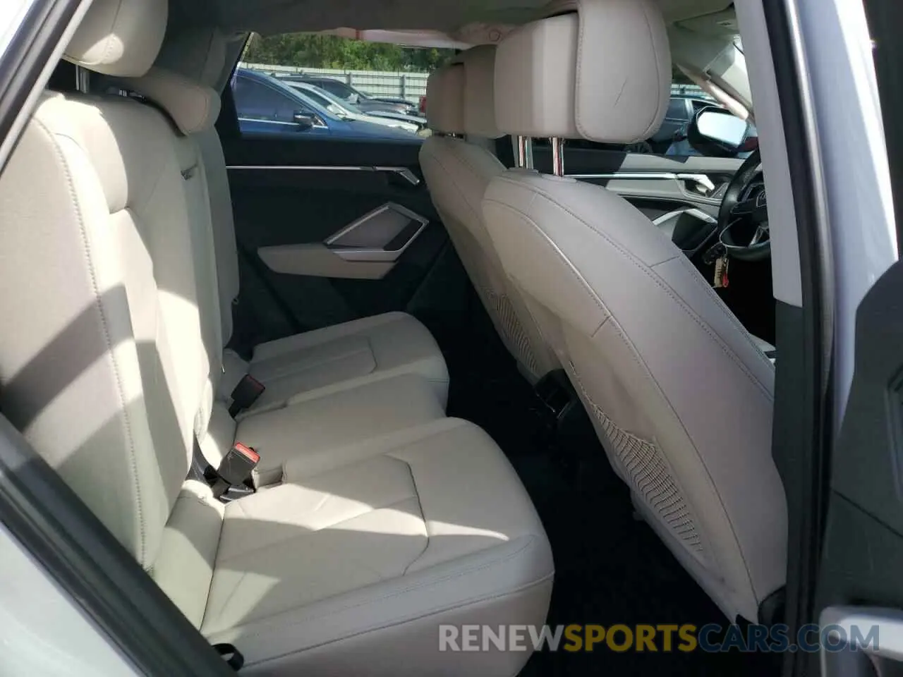 11 fotografías del automóvil dañado WA1EECF31R1145608 AUDI Q3 2024