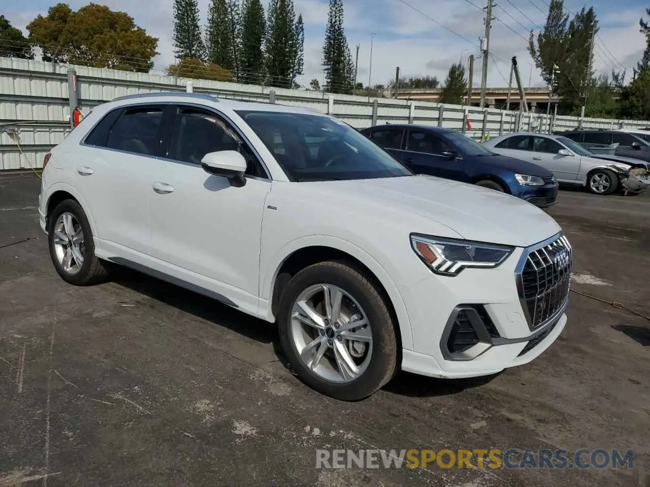 4 fotografías del automóvil dañado WA1EECF31R1145608 AUDI Q3 2024