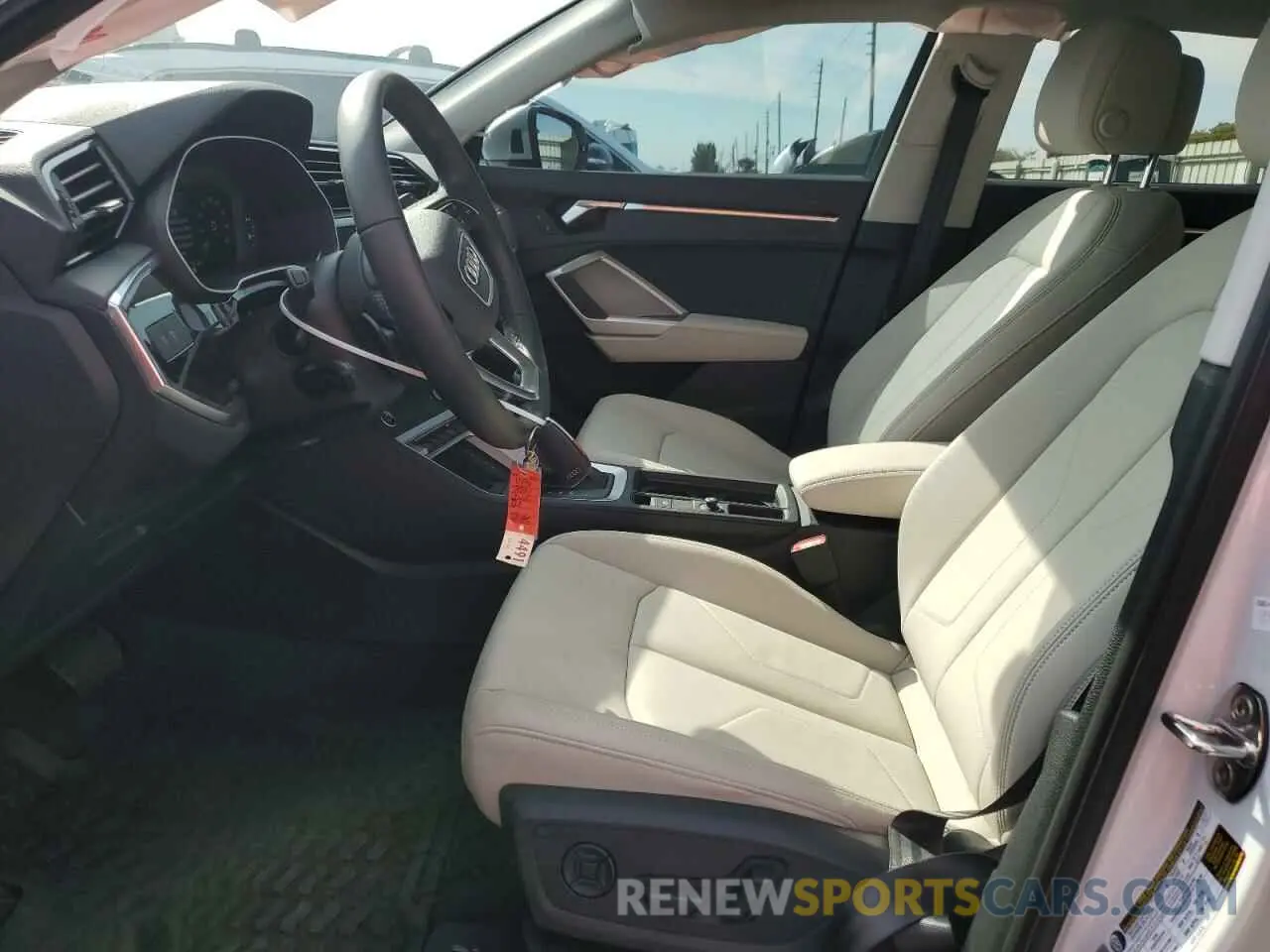 7 fotografías del automóvil dañado WA1EECF31R1145608 AUDI Q3 2024