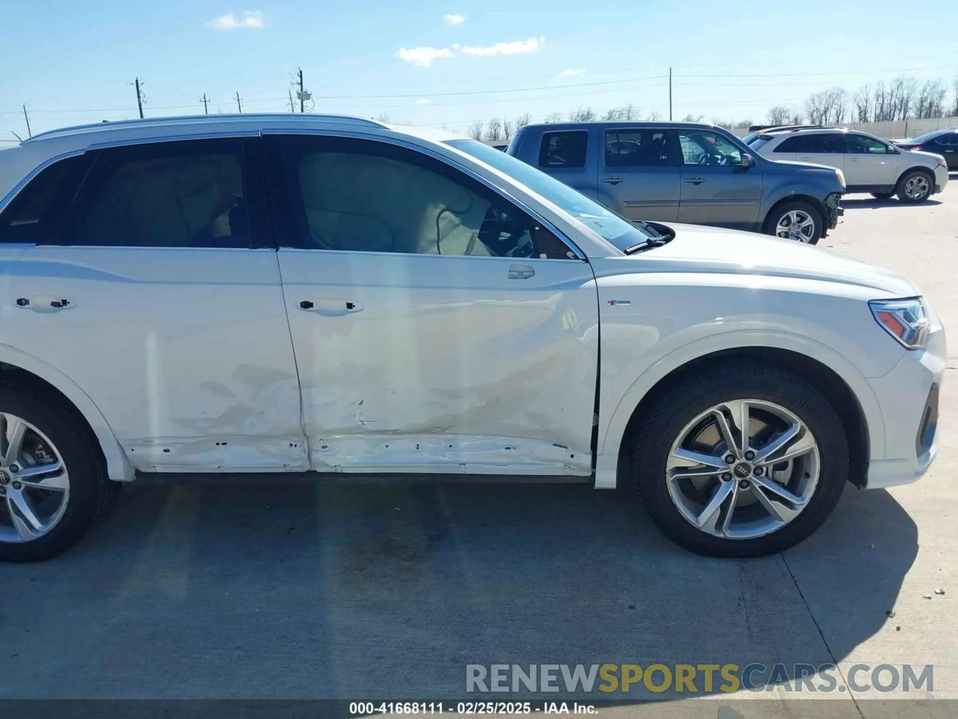 13 fotografías del automóvil dañado WA1EECF32R1141891 AUDI Q3 2024