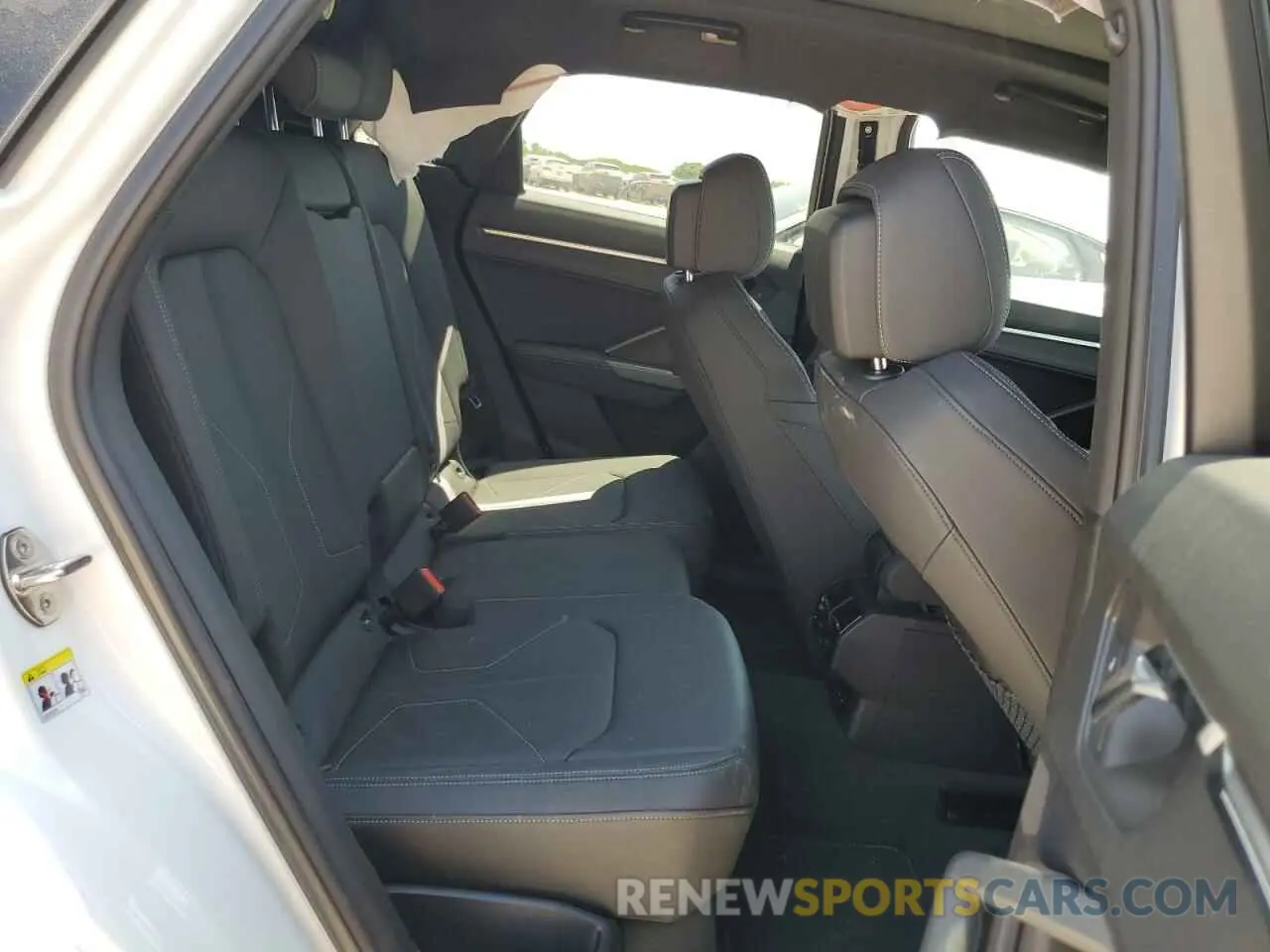 11 fotografías del automóvil dañado WA1EECF36R1109347 AUDI Q3 2024