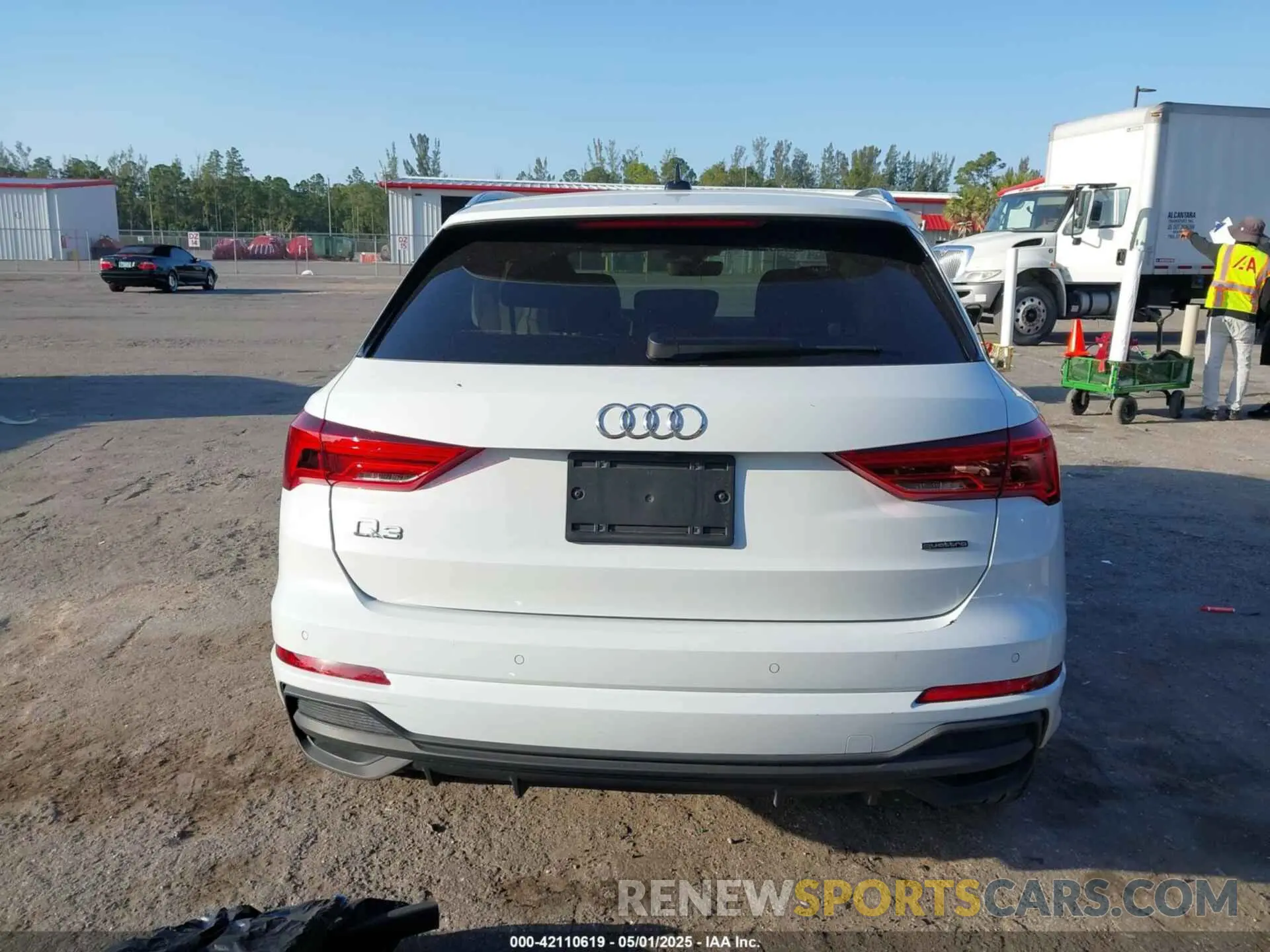 16 fotografías del automóvil dañado WA1EECF36R1152747 AUDI Q3 2024