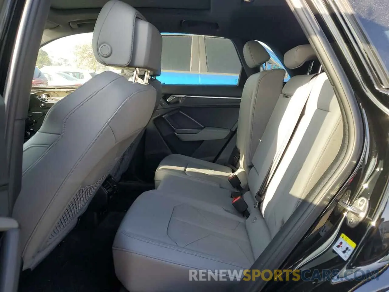 10 fotografías del automóvil dañado WA1EECF37R1121717 AUDI Q3 2024