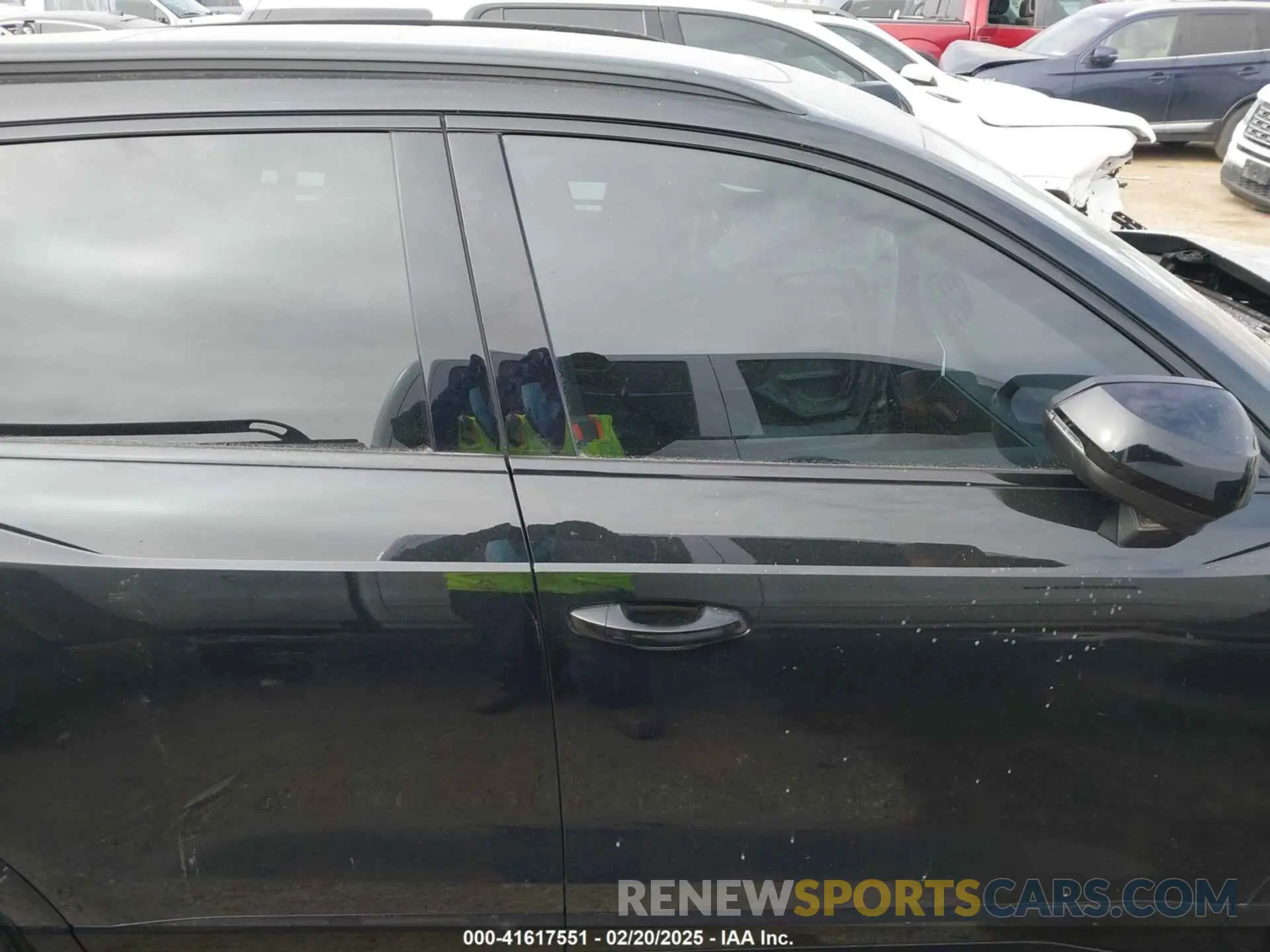 14 fotografías del automóvil dañado WA1EECF37R1154359 AUDI Q3 2024