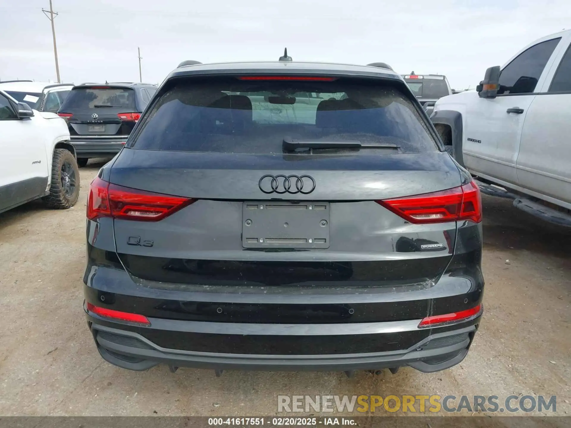 17 fotografías del automóvil dañado WA1EECF37R1154359 AUDI Q3 2024