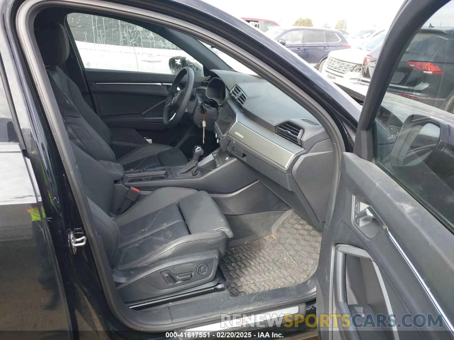 5 fotografías del automóvil dañado WA1EECF37R1154359 AUDI Q3 2024