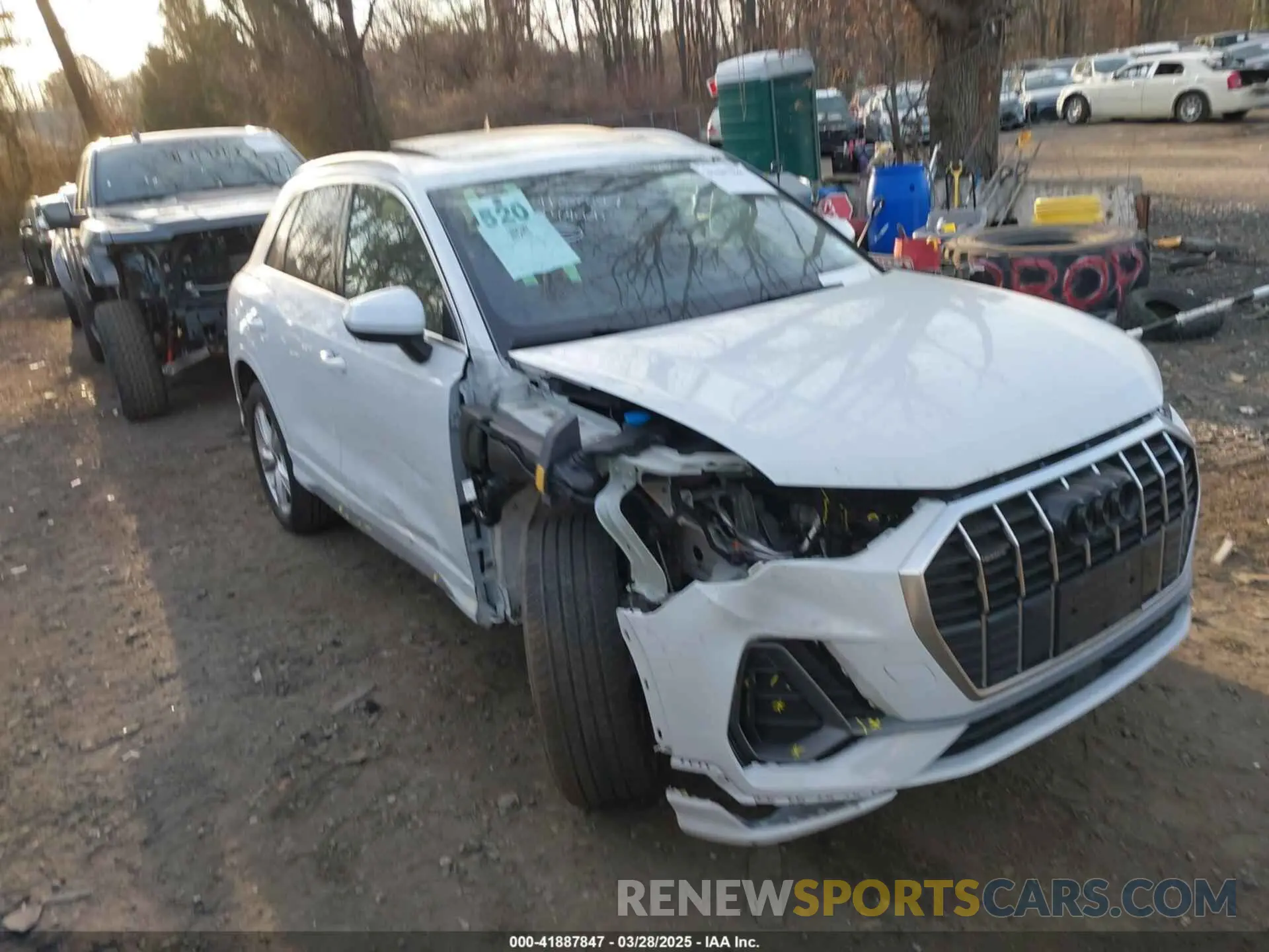 13 fotografías del automóvil dañado WA1EECF37R1167645 AUDI Q3 2024