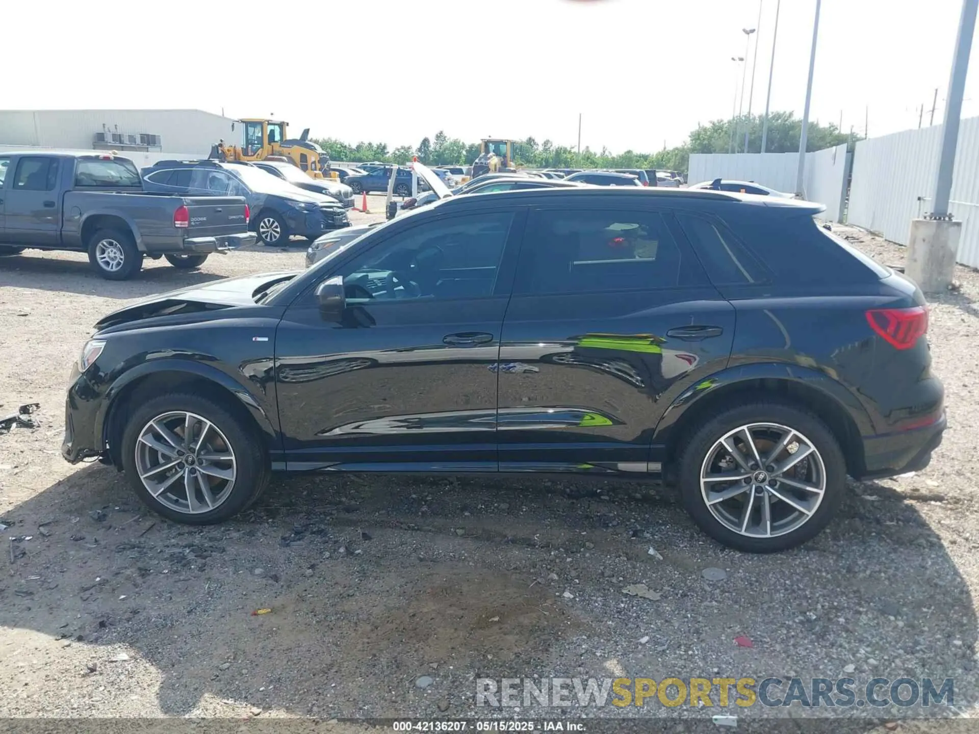 14 fotografías del automóvil dañado WA1EECF37R1184669 AUDI Q3 2024