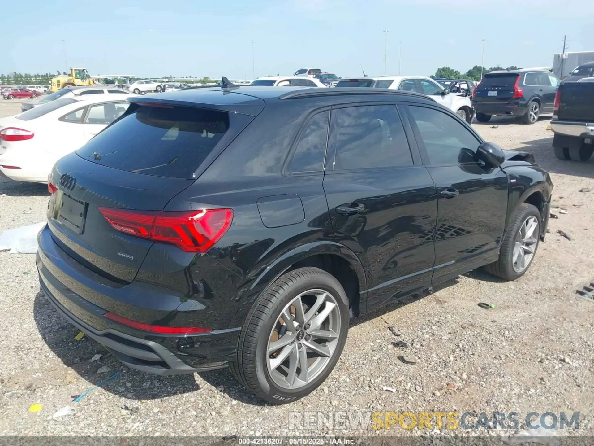 4 fotografías del automóvil dañado WA1EECF37R1184669 AUDI Q3 2024