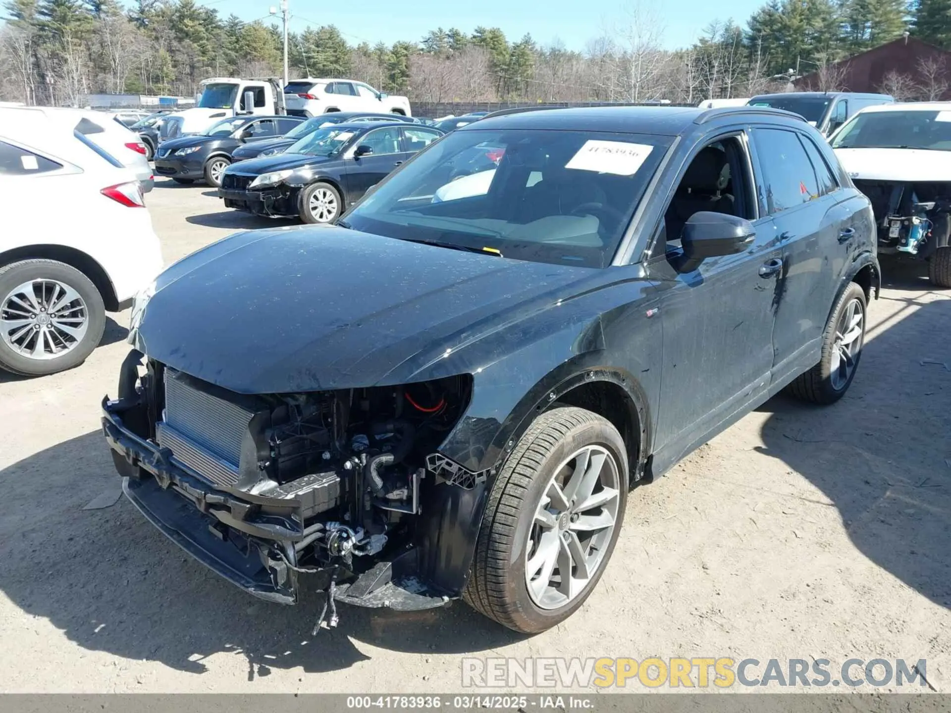 2 fotografías del automóvil dañado WA1EECF38R1199195 AUDI Q3 2024