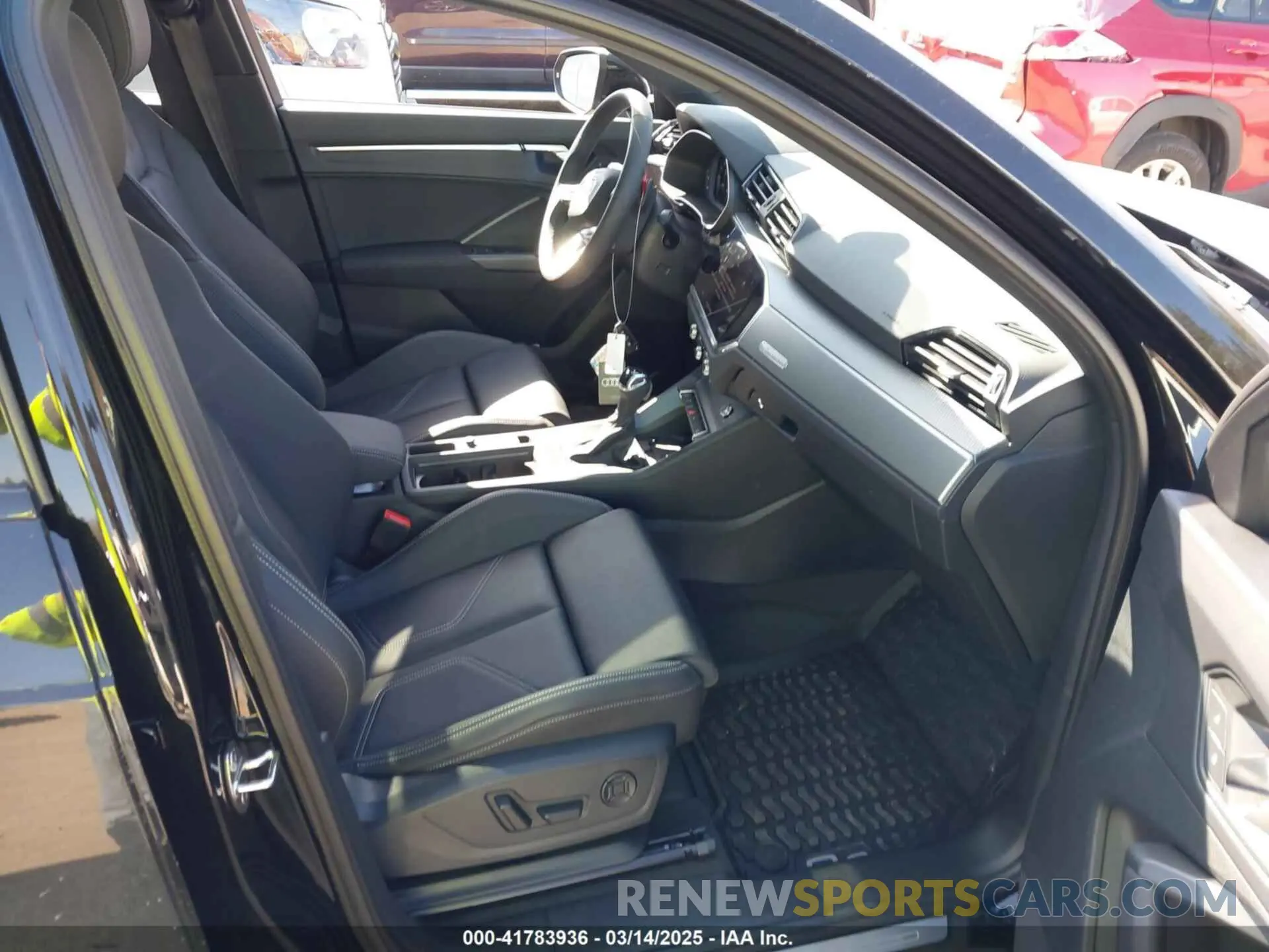 5 fotografías del automóvil dañado WA1EECF38R1199195 AUDI Q3 2024