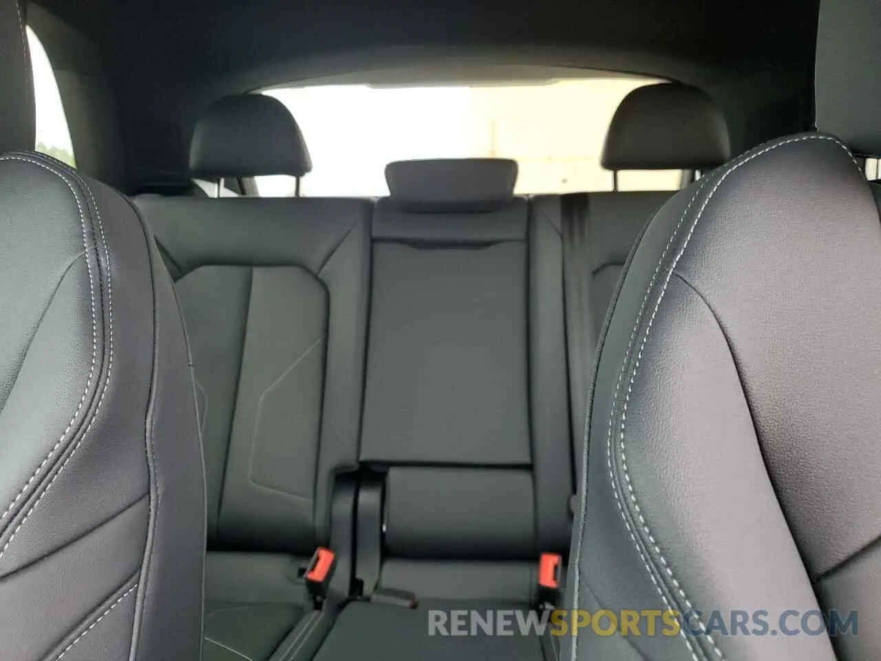 10 fotografías del automóvil dañado WA1EECF39R1026737 AUDI Q3 2024