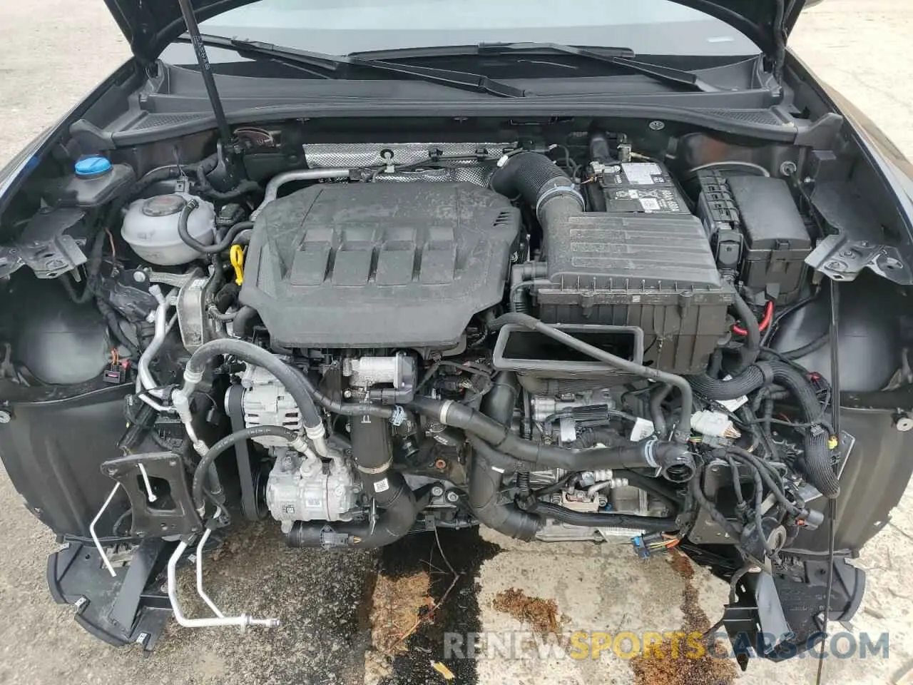 12 fotografías del automóvil dañado WA1EECF39R1026737 AUDI Q3 2024