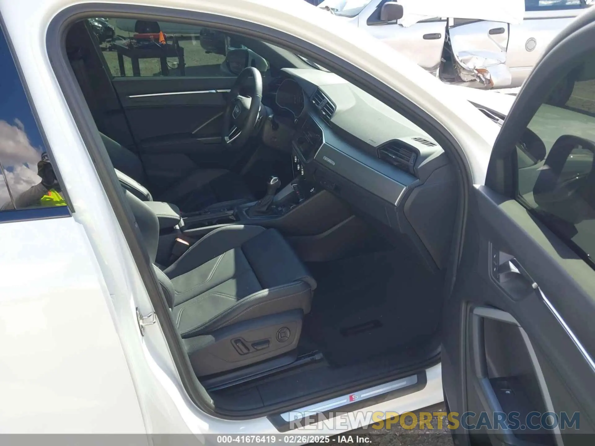 5 fotografías del automóvil dañado WA1EECF39R1136414 AUDI Q3 2024