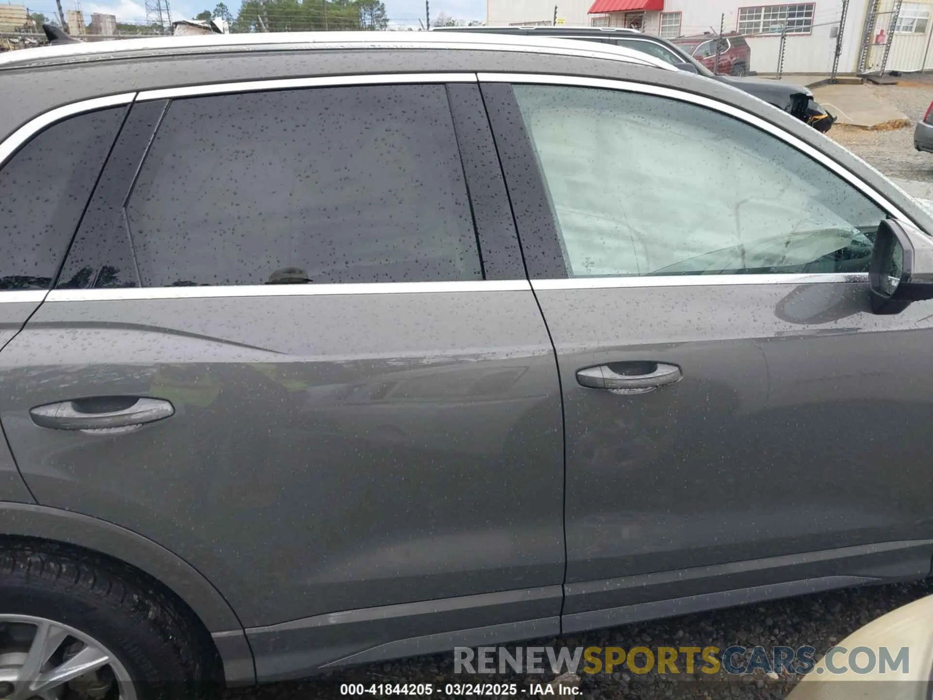 14 fotografías del automóvil dañado WA1EECF3XR1039741 AUDI Q3 2024