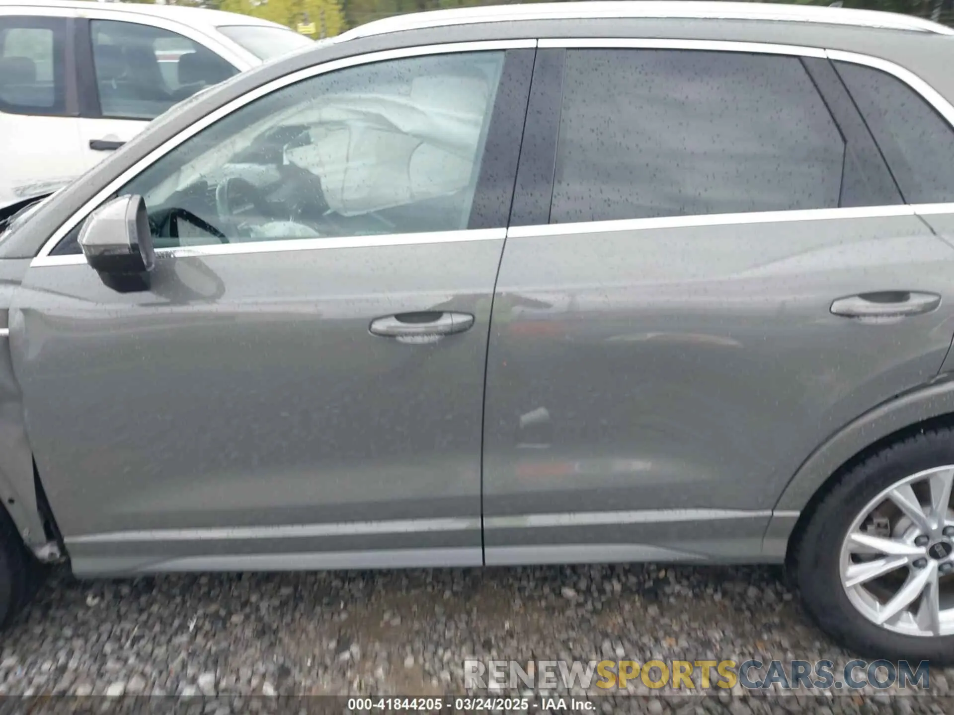 15 fotografías del automóvil dañado WA1EECF3XR1039741 AUDI Q3 2024
