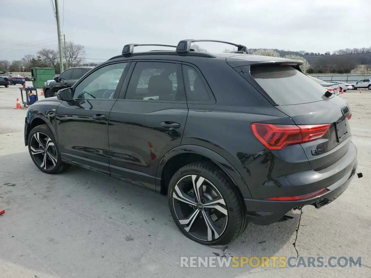 2 fotografías del automóvil dañado WA1EEDF30R1151101 AUDI Q3 2024