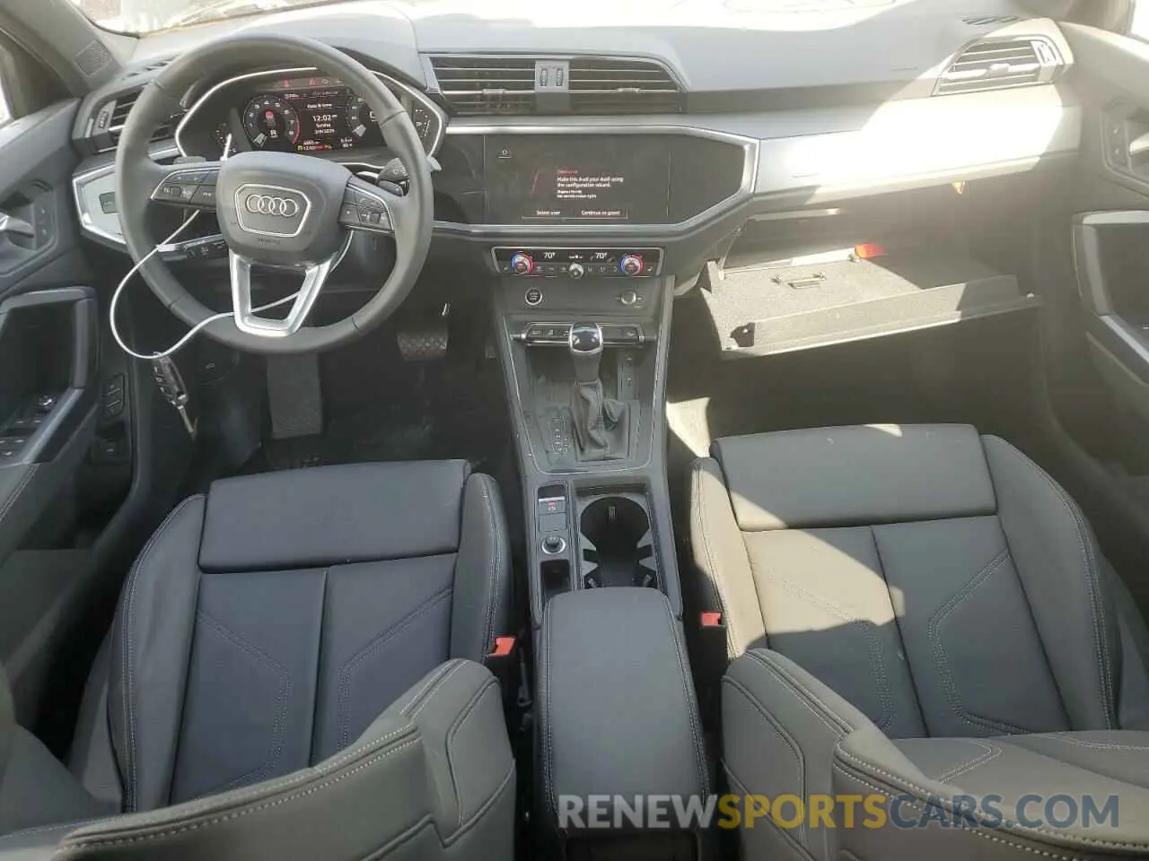 8 fotografías del automóvil dañado WA1EEDF30R1151101 AUDI Q3 2024