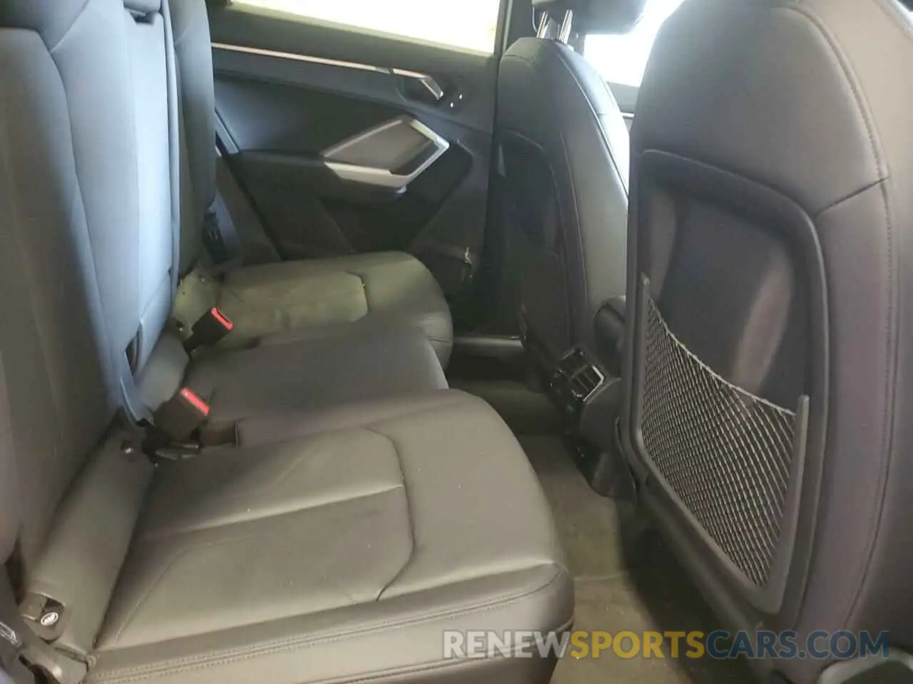 11 fotografías del automóvil dañado WA1DECF37S1017620 AUDI Q3 2025