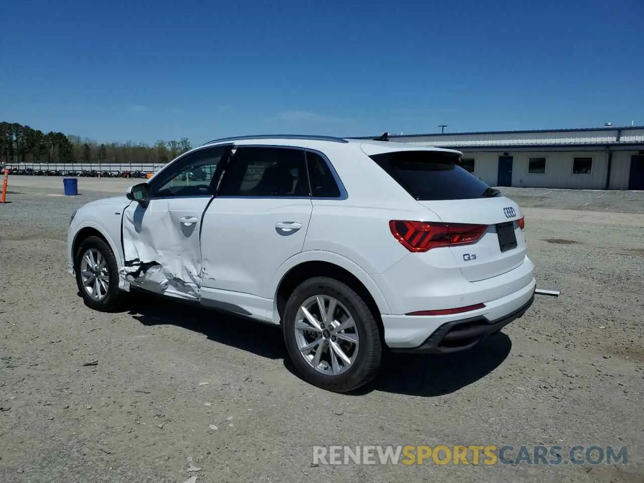 2 fotografías del automóvil dañado WA1EECF31S1040573 AUDI Q3 2025