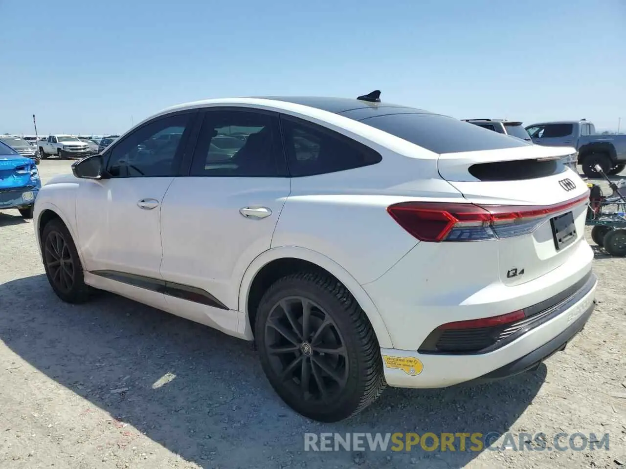 2 fotografías del automóvil dañado WA142BFZ0NP046627 AUDI Q4 E-TRON 2022