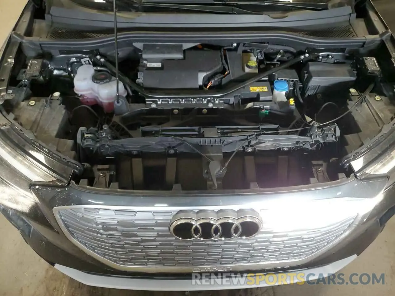 12 fotografías del automóvil dañado WA1G2BFZXNP048625 AUDI Q4 E-TRON 2022