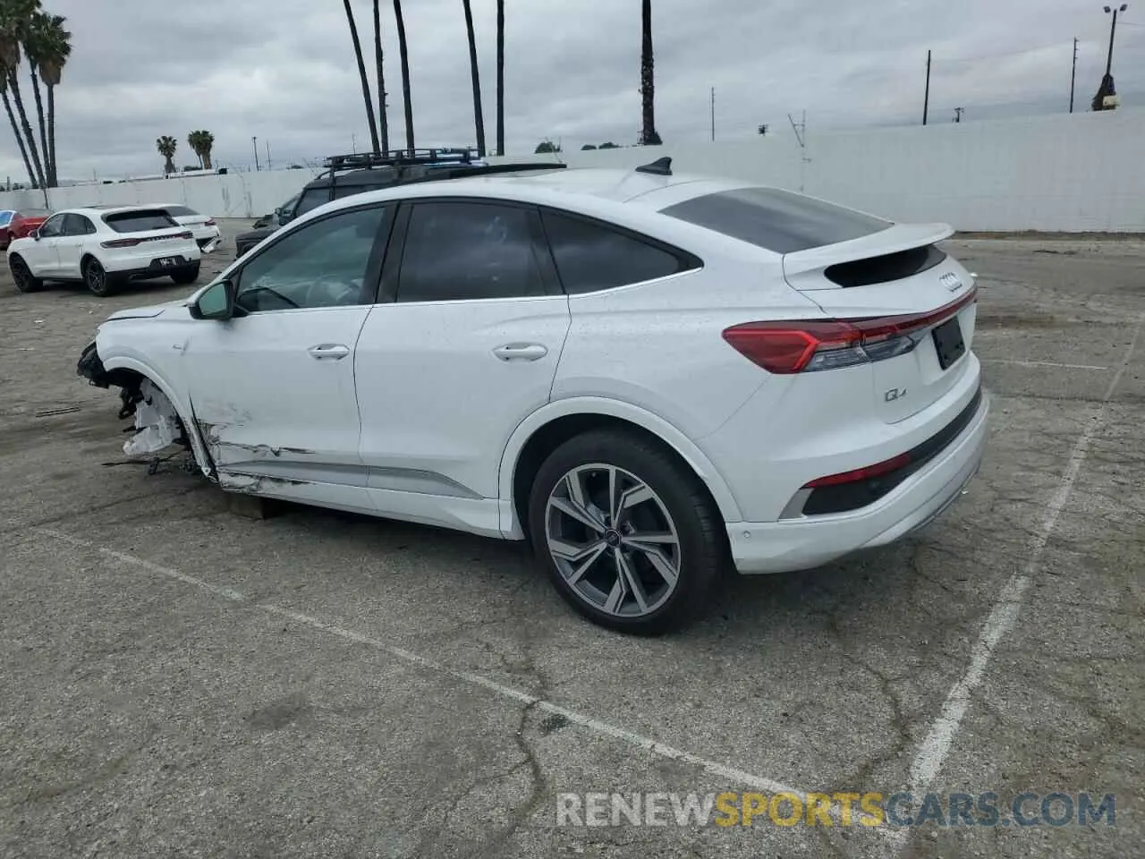 2 fotografías del automóvil dañado WA142BFZXPP076866 AUDI Q4 E-TRON 2023