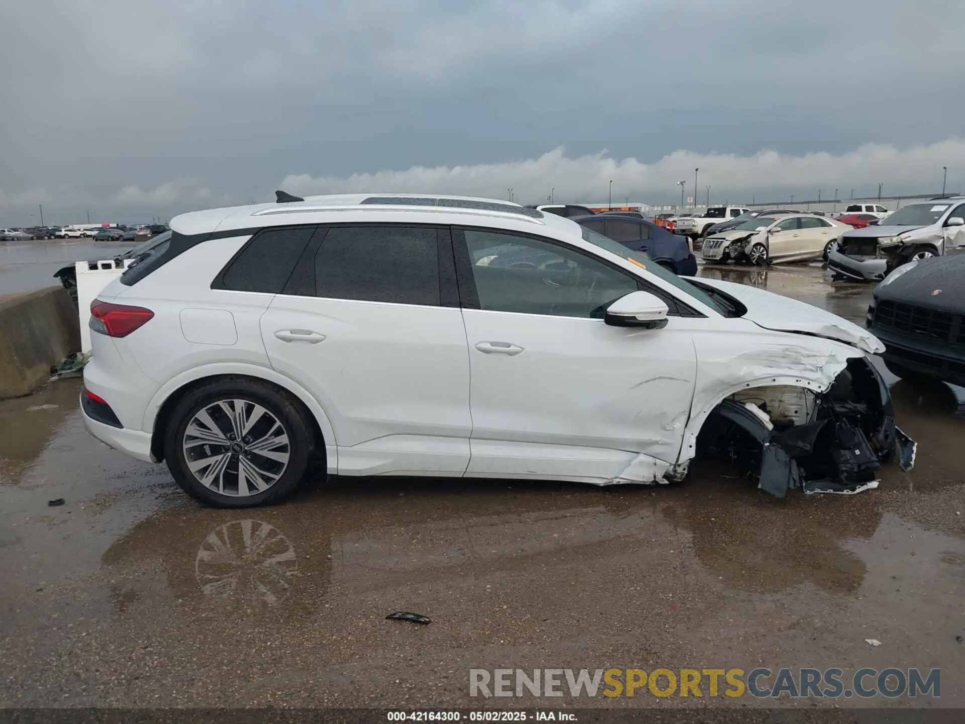 13 fotografías del automóvil dañado WA1ACBFZ2PP058412 AUDI Q4 E-TRON 2023