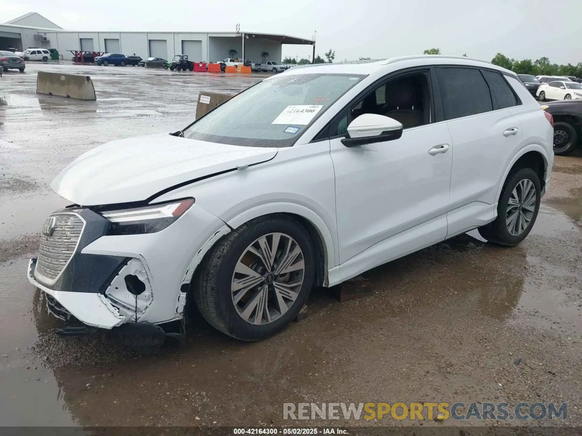 2 fotografías del automóvil dañado WA1ACBFZ2PP058412 AUDI Q4 E-TRON 2023