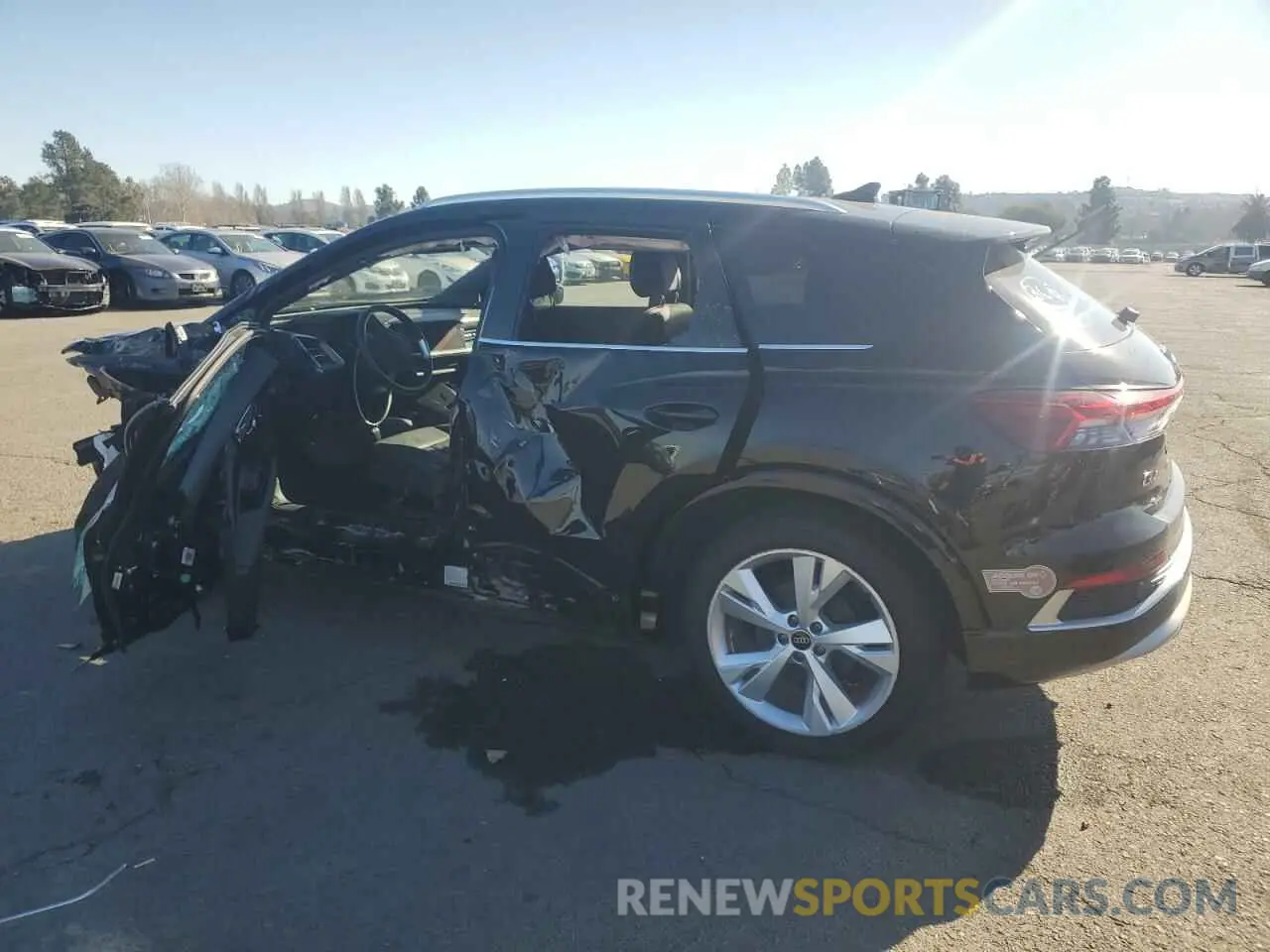 2 fotografías del automóvil dañado WA1L2BFZ4PP000572 AUDI Q4 E-TRON 2023