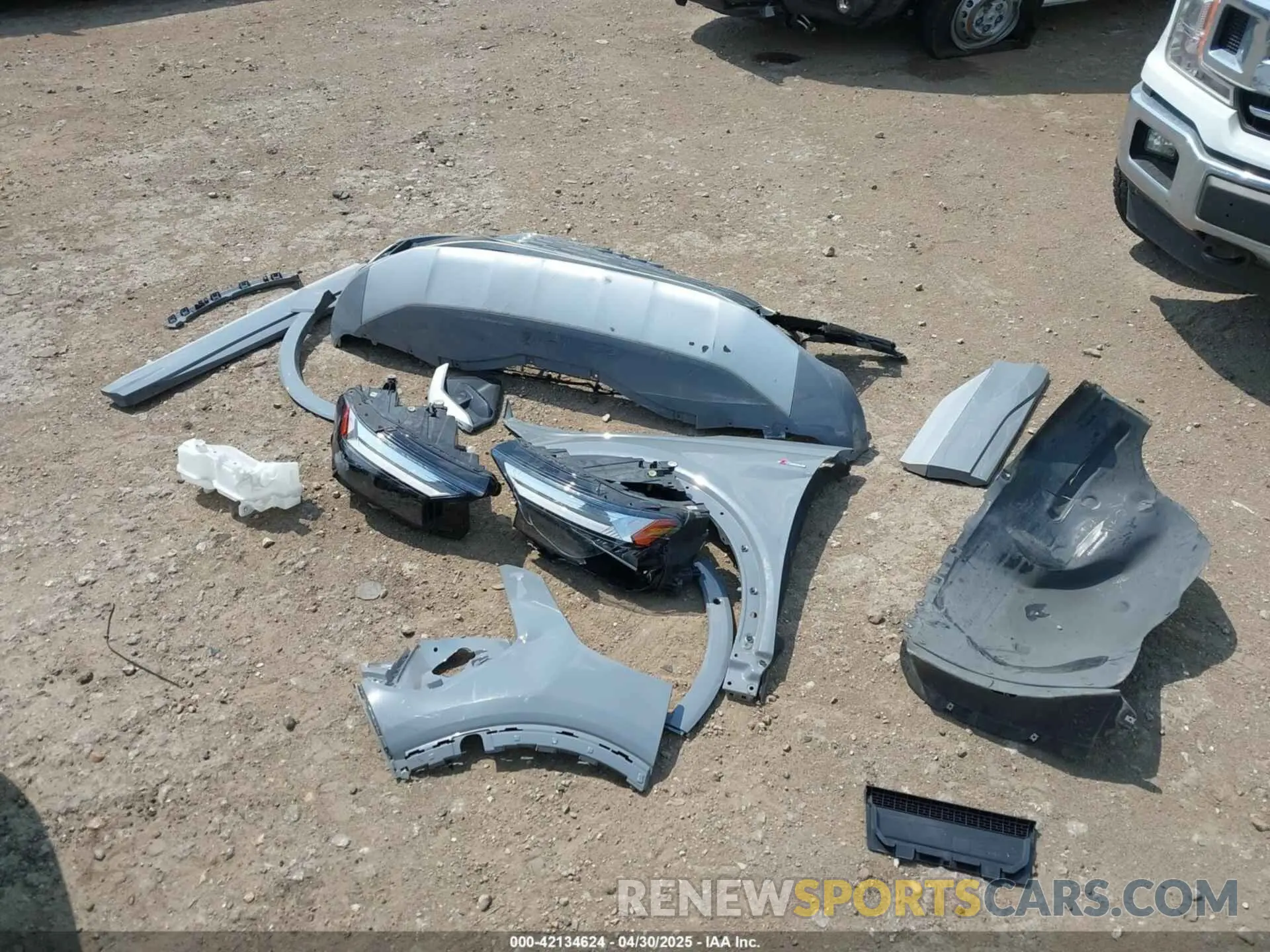 12 fotografías del automóvil dañado WA1L2BFZ7PP000646 AUDI Q4 E-TRON 2023
