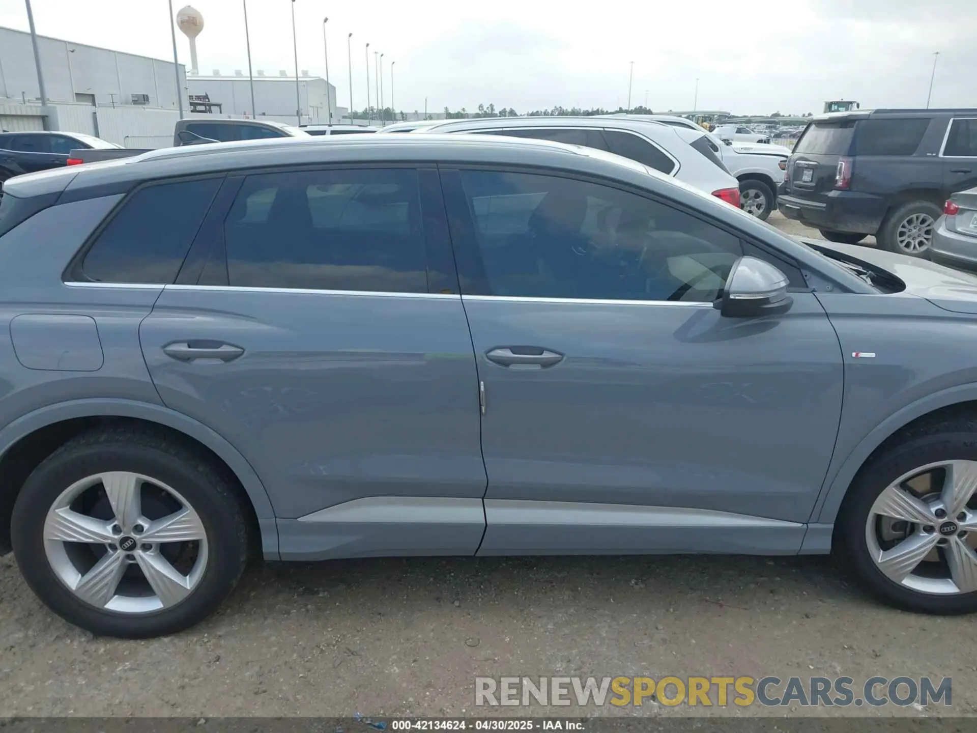14 fotografías del automóvil dañado WA1L2BFZ7PP000646 AUDI Q4 E-TRON 2023