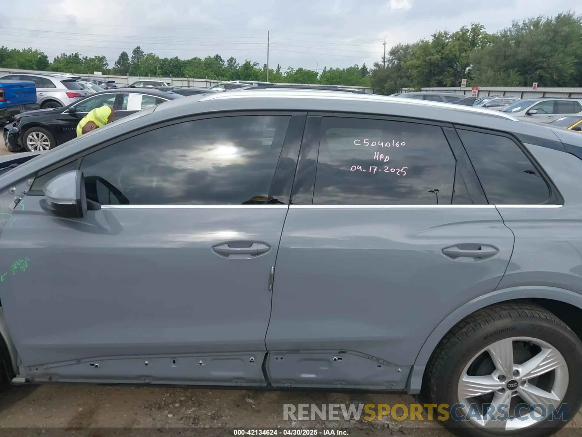 15 fotografías del automóvil dañado WA1L2BFZ7PP000646 AUDI Q4 E-TRON 2023