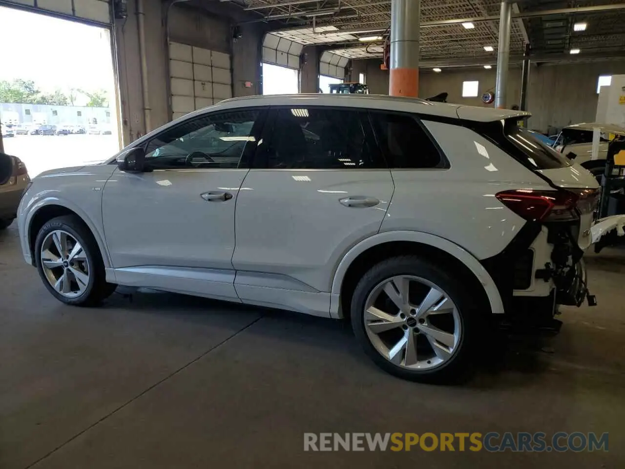2 fotografías del automóvil dañado WA1L2BFZ8PP063724 AUDI Q4 E-TRON 2023