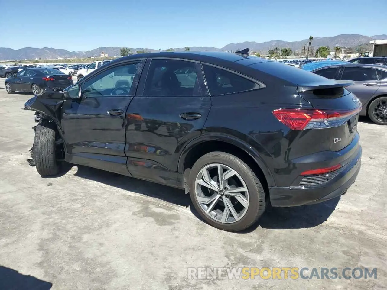 2 fotografías del automóvil dañado WA122BFZ5RP019971 AUDI Q4 E-TRON 2024